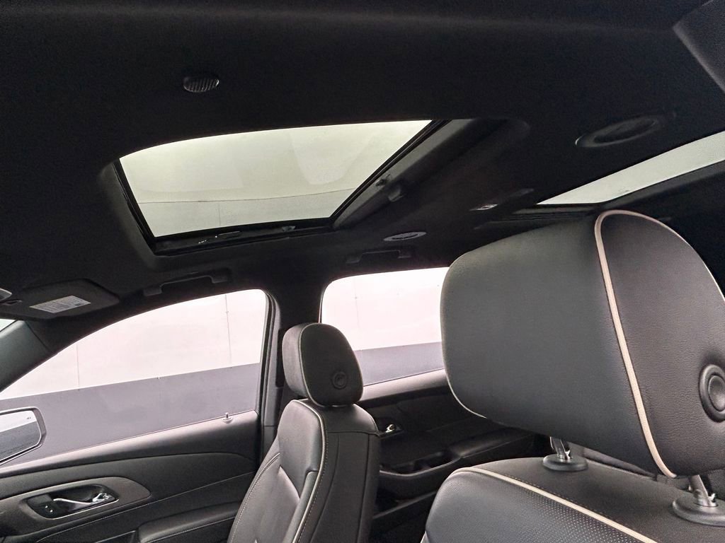 Used 2023 Chevrolet Traverse Premier w/ Redline Edition image 12