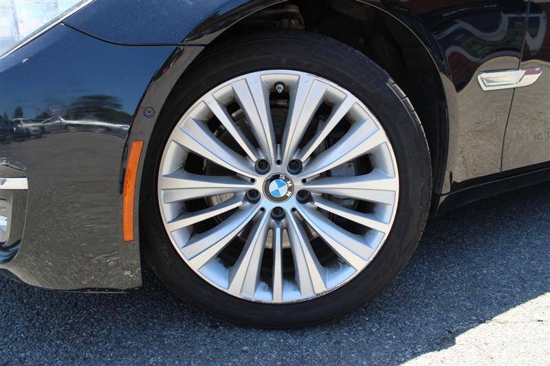 Used 2015 BMW 740Li RWD image 9