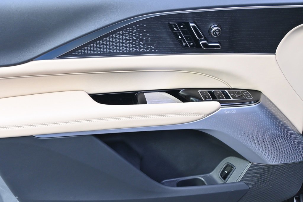 New 2026 Cadillac Lyriq V image 23