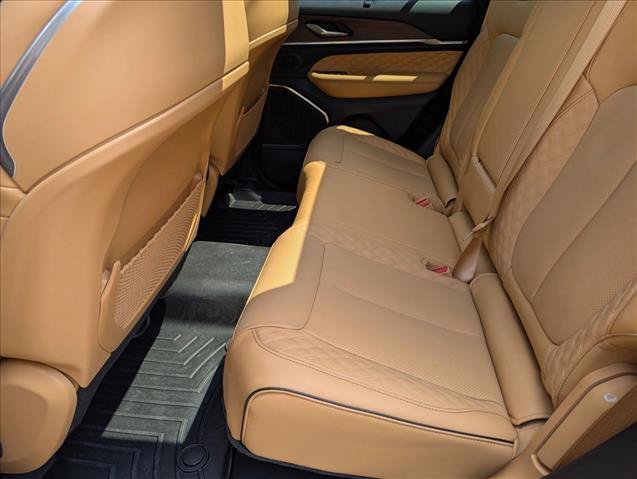 Used 2024 Jeep Grand Cherokee Summit w/ Adv Protech Group IV AWD/4WD image 20