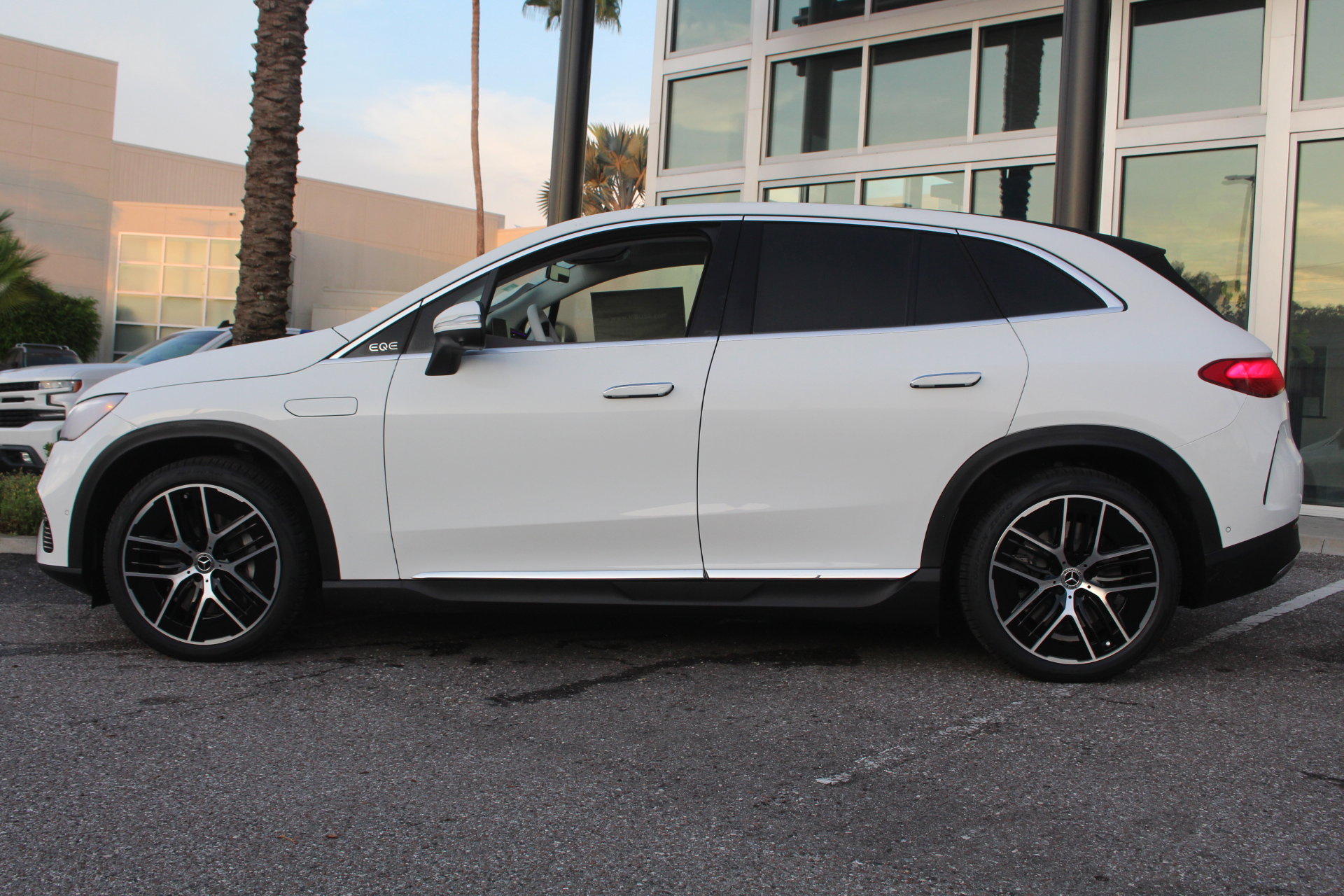 New 2026 Mercedes-Benz EQE 320 4MATIC SUV image 3