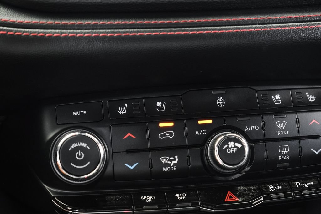Used 2025 Dodge Durango R/T AWD/4WD image 21