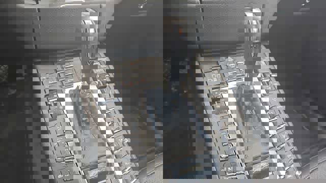 Used 2017 Porsche Macan image 22