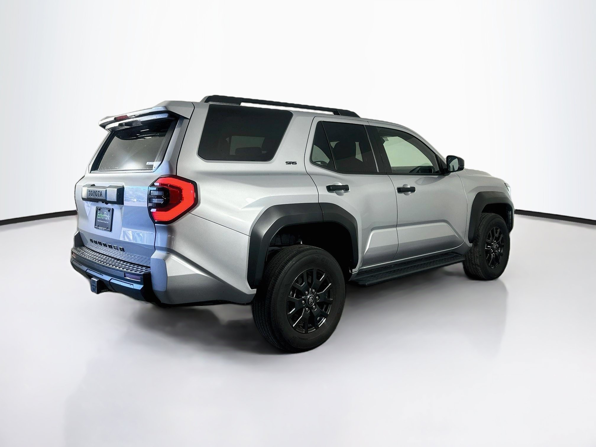 Used 2025 Toyota 4Runner SR5 AWD/4WD image 9
