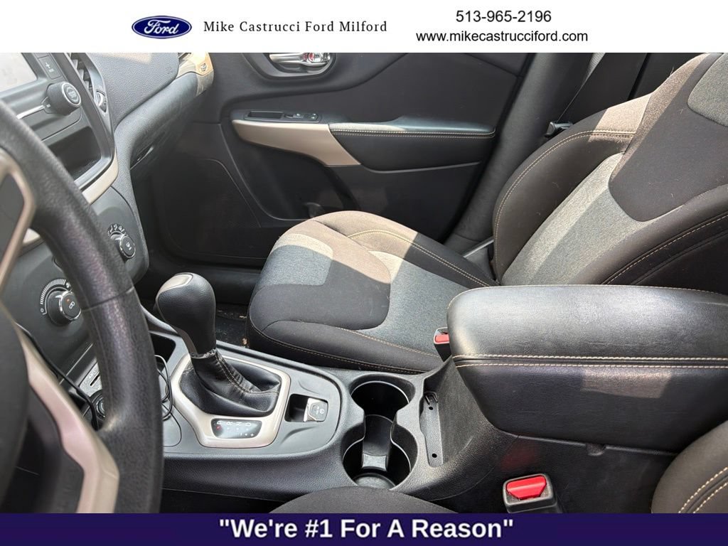 Used 2017 Jeep Cherokee Sport AWD/4WD image 14