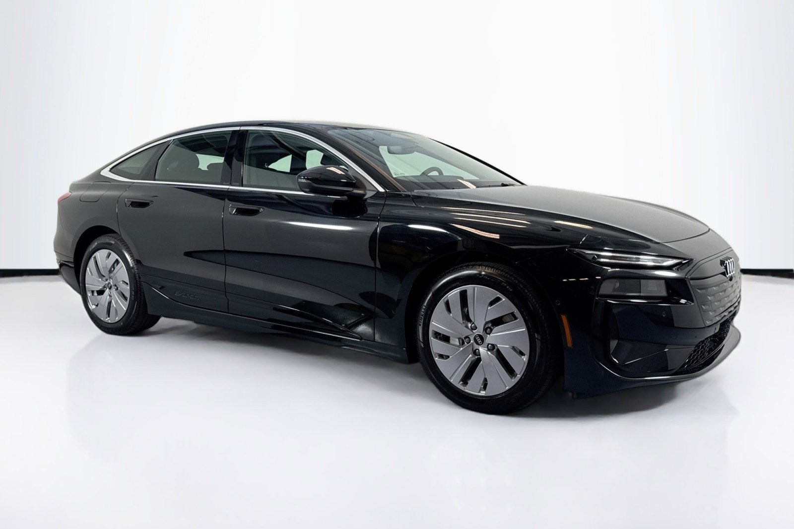 Used 2025 Audi A6 e-tron Premium w/ Ultra Package AWD/4WD image 3