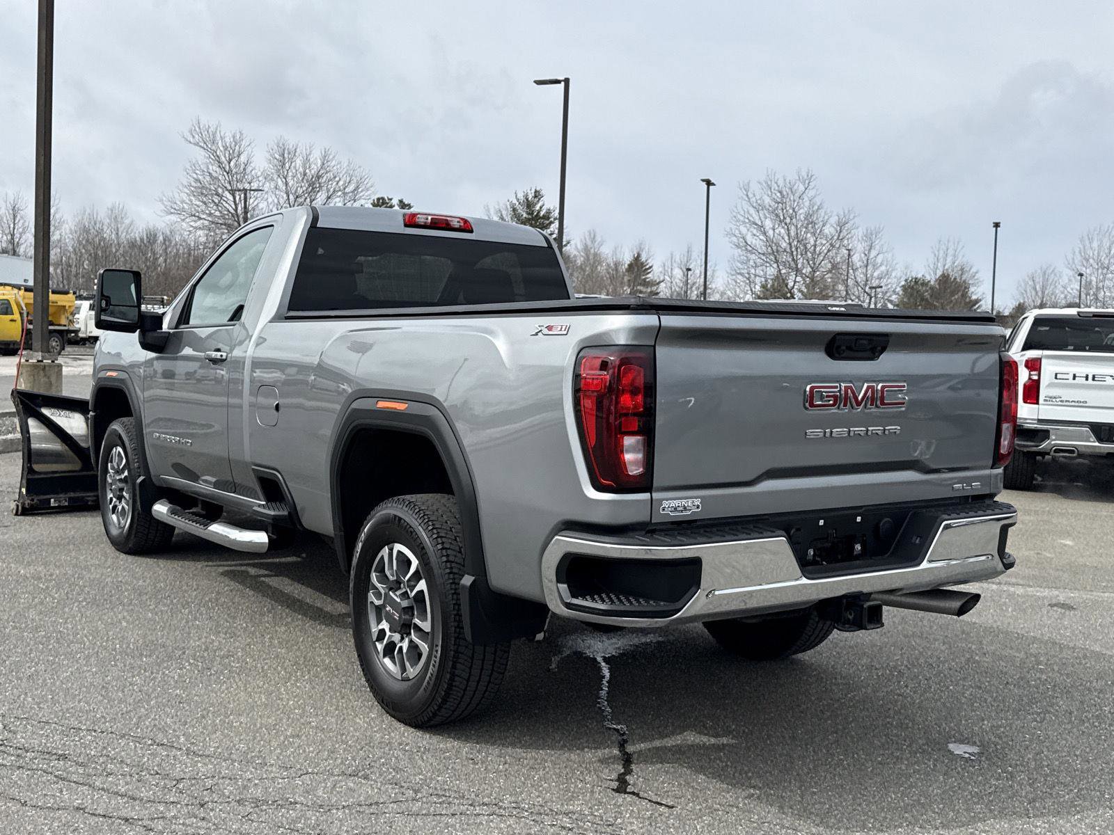 Used 2025 GMC Sierra 3500 SLE w/ SLE Convenience Package image 7