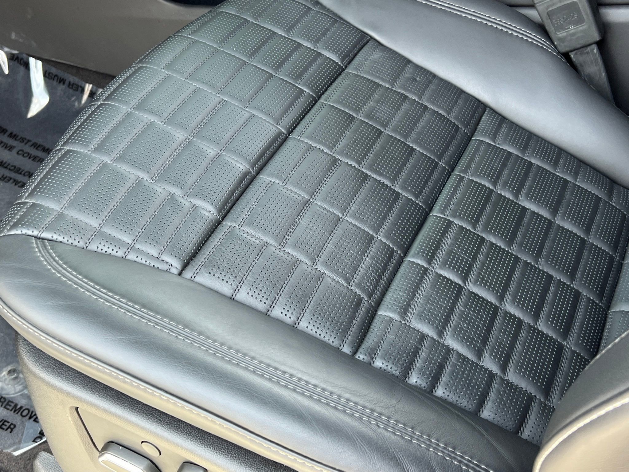 Used 2025 Cadillac Escalade ESV V image 39