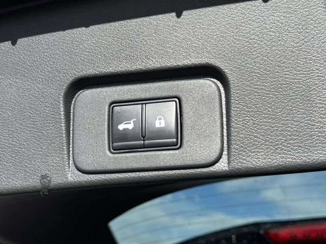 Used 2023 Nissan Rogue SL w/ SL Premium Package image 22