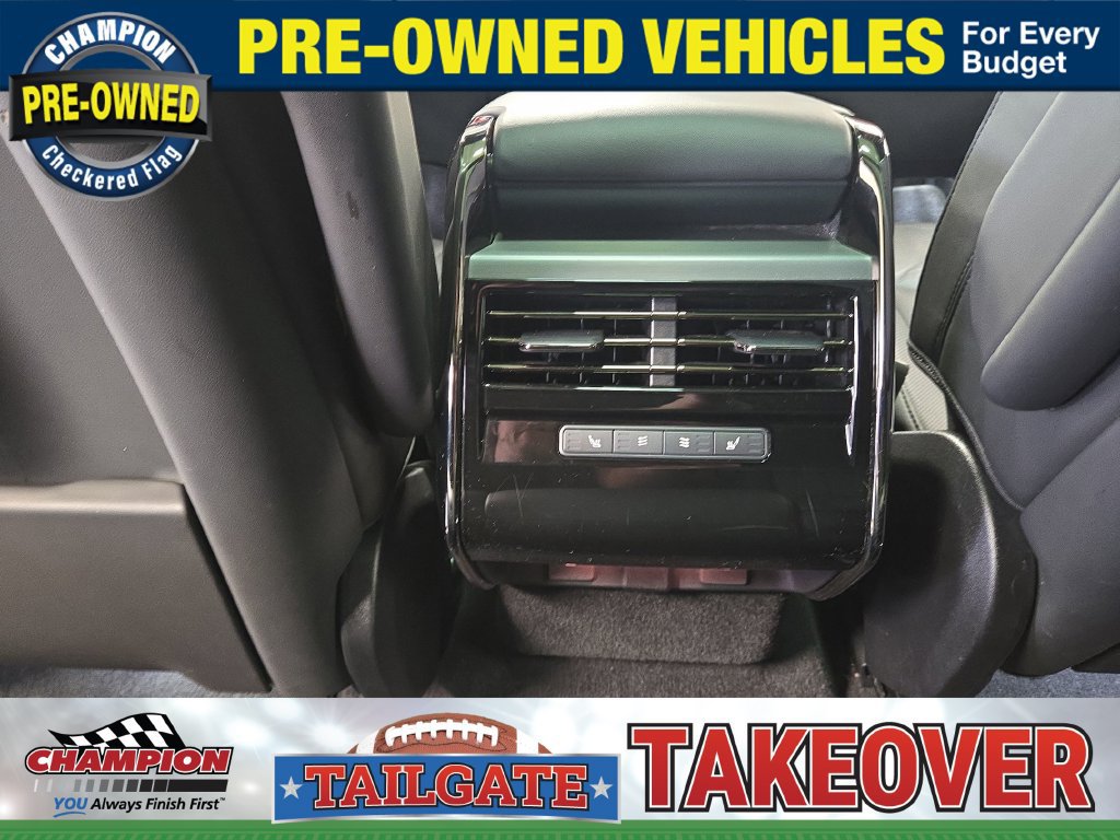 Used 2025 Land Rover Range Rover Sport SE AWD/4WD image 14