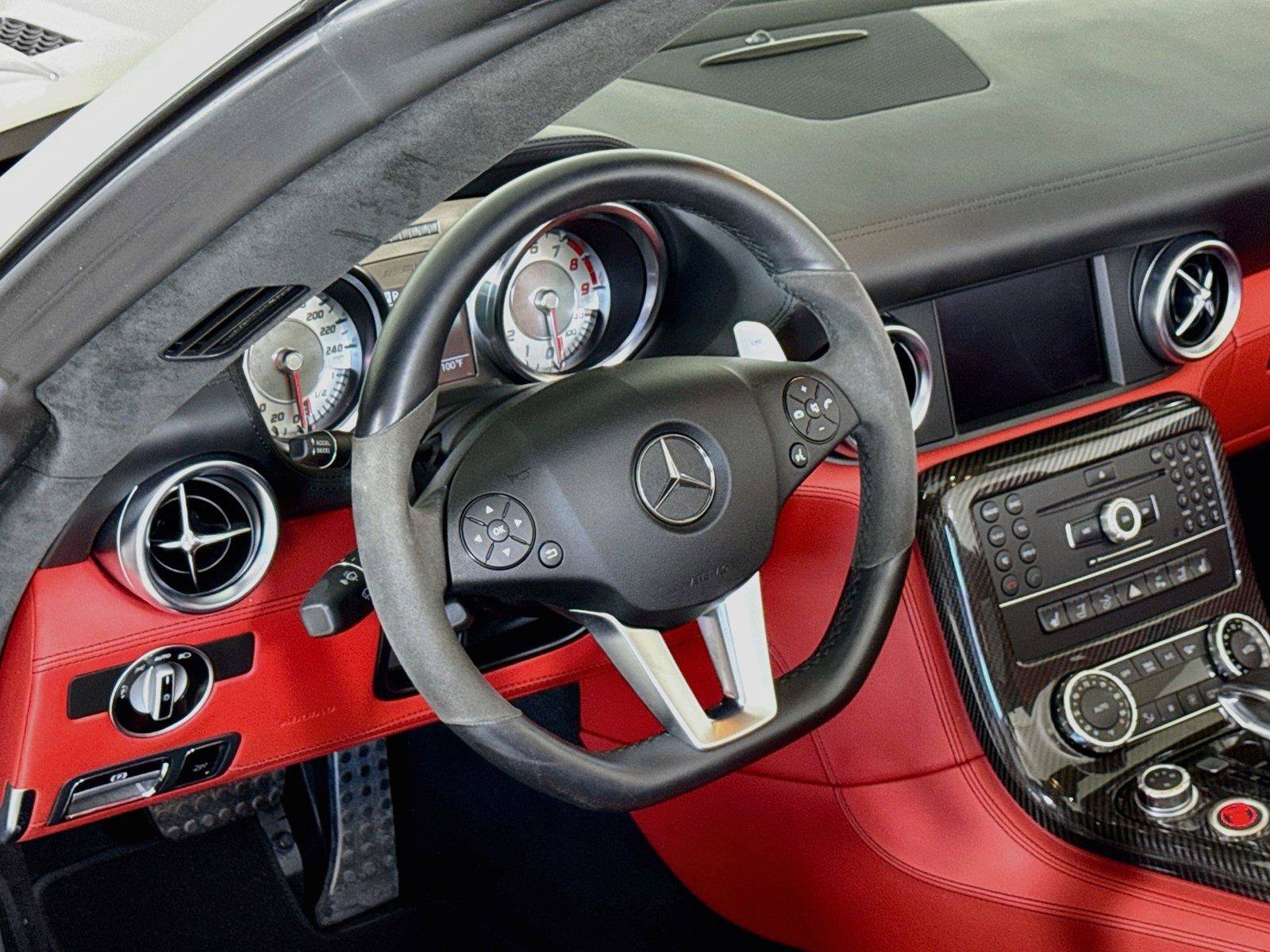 Used 2012 Mercedes-Benz SLS AMG Roadster image 16
