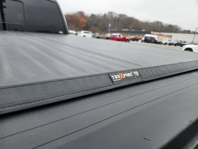 Used 2022 Ford F350 Lariat w/ Black Appearance Package image 6