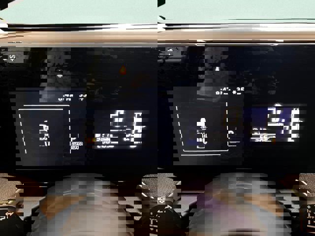 Used 2025 Nissan Kicks SV image 19