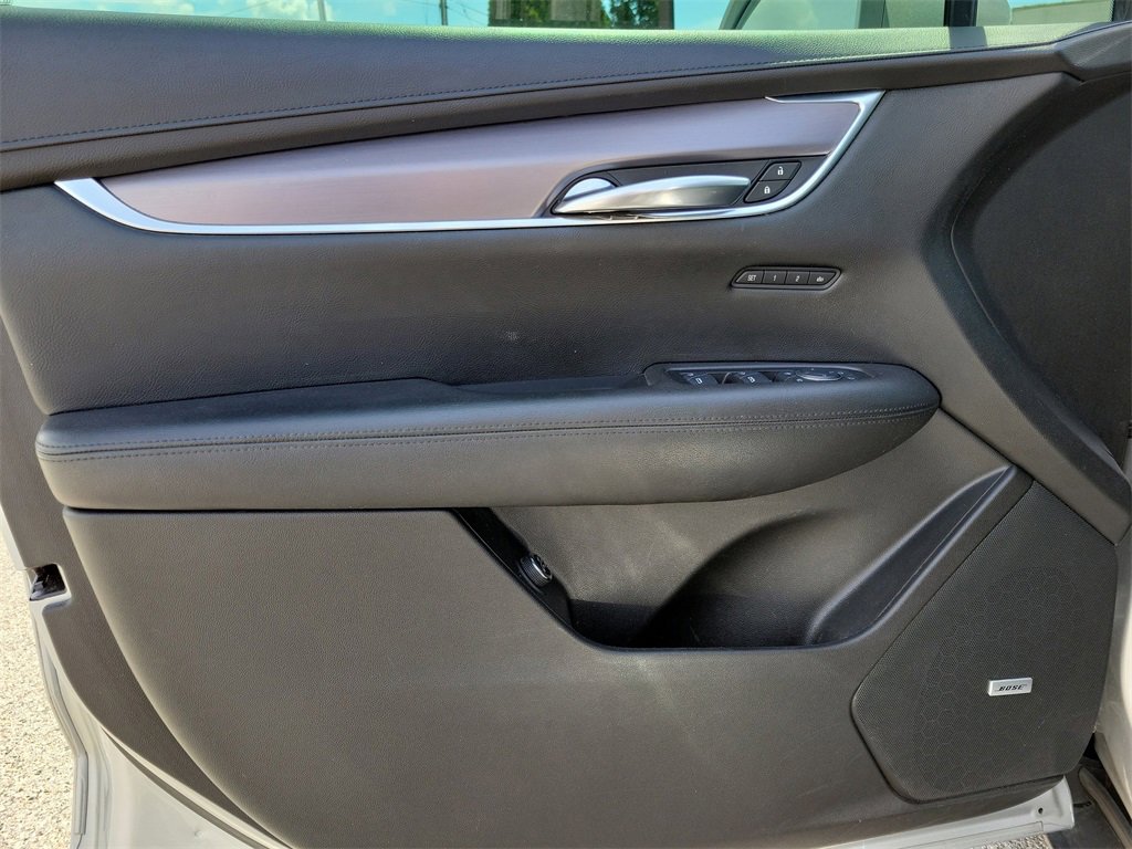 Used 2017 Cadillac XT5 Luxury image 17