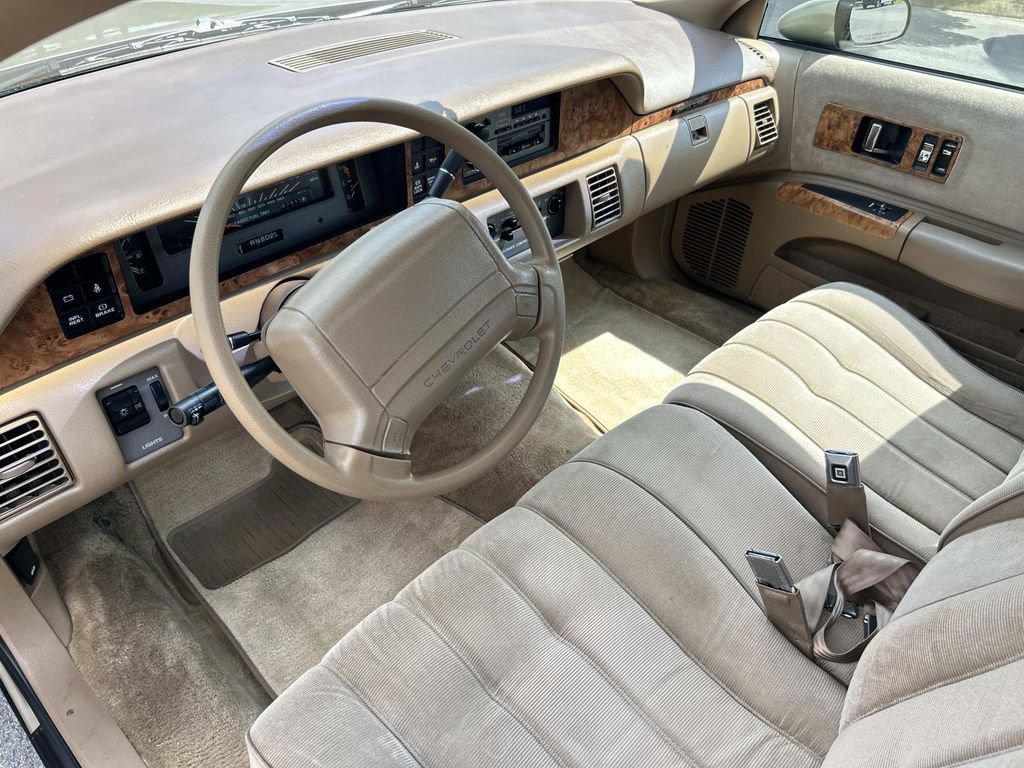 Used 1993 Chevrolet Caprice Classic RWD image 26