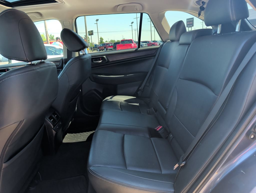 Used 2017 Subaru Outback 2.5i Limited AWD/4WD image 19