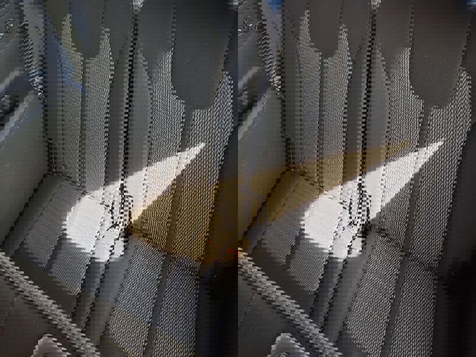 Used 2023 Kia Sorento LX image 18