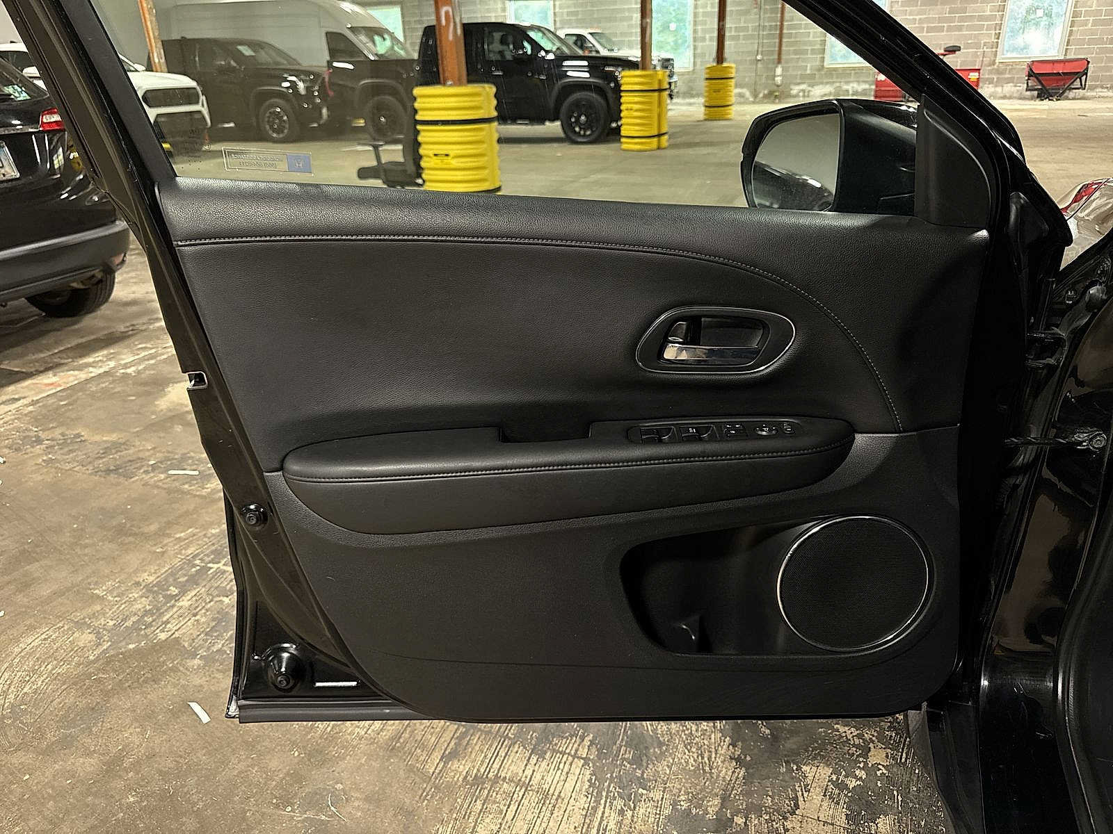 Used 2017 Honda HR-V EX-L image 30