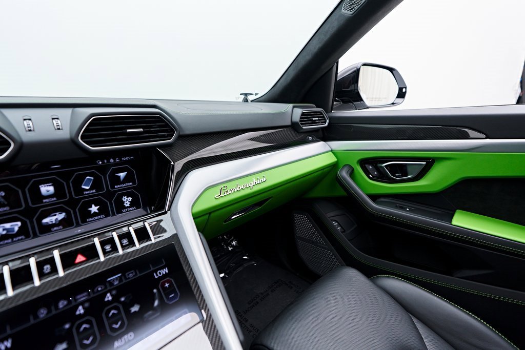 Used 2022 Lamborghini Urus image 90