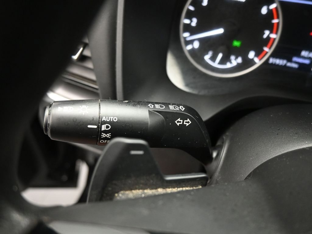 Used 2021 Nissan Rogue SV image 13