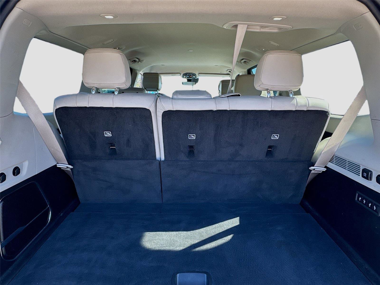 Used 2022 Jeep Wagoneer Series III w/ Flexible Seating Group image 25