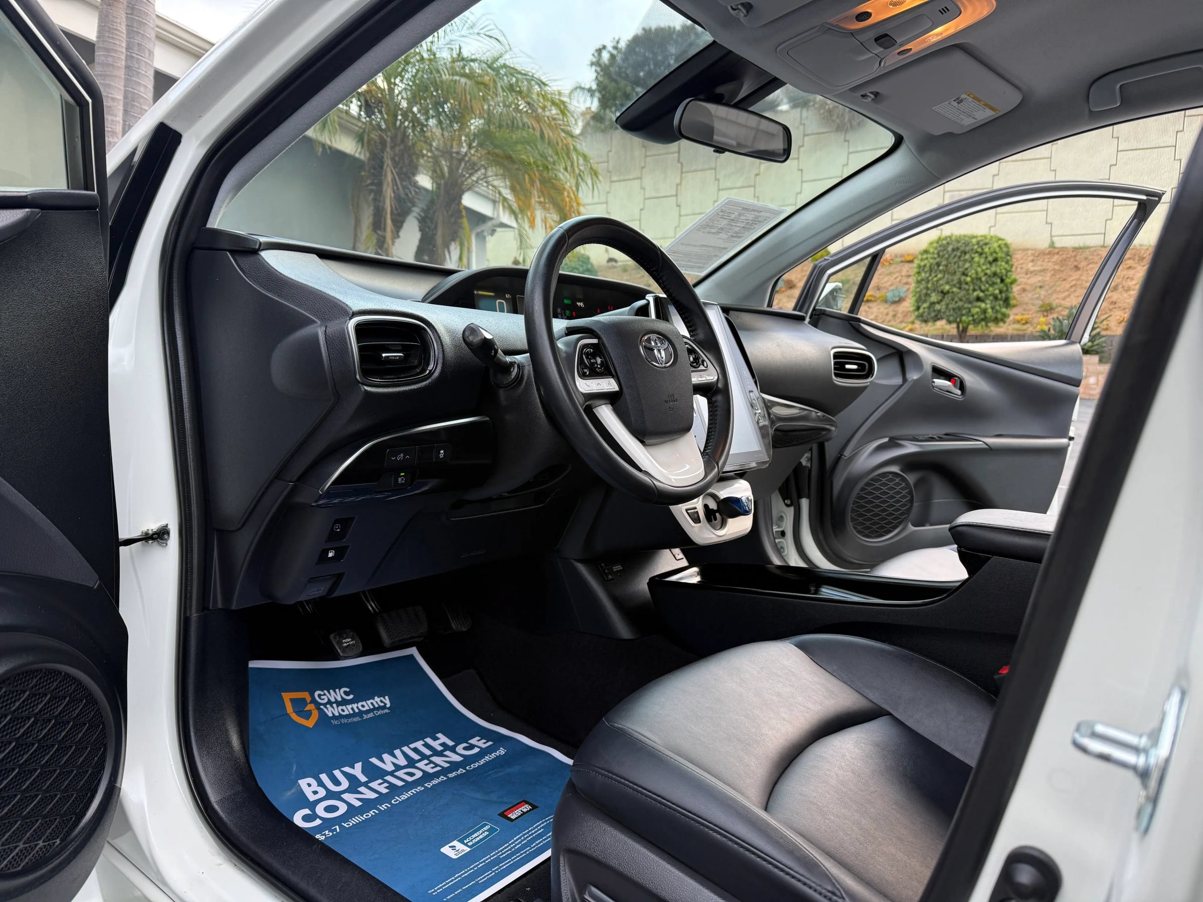 Used 2018 Toyota Prius Prime Premium w/ Carpet Mat Package FWD image 9
