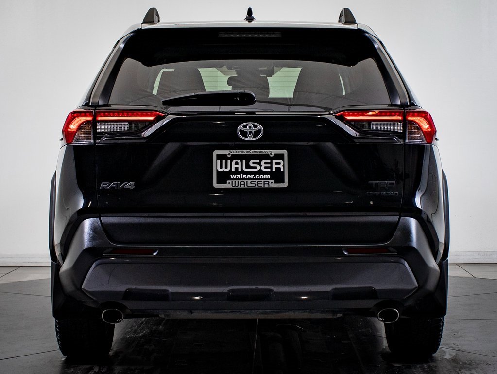 Used 2020 Toyota RAV4 AWD image 10