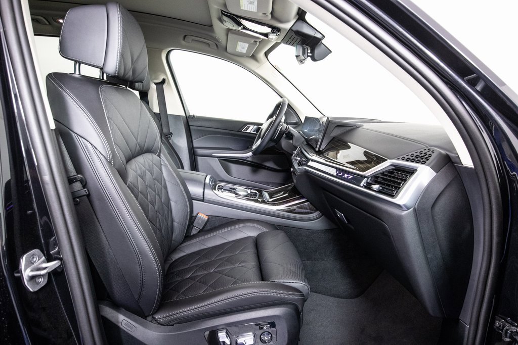 Used 2024 BMW X7 xDrive40i image 10