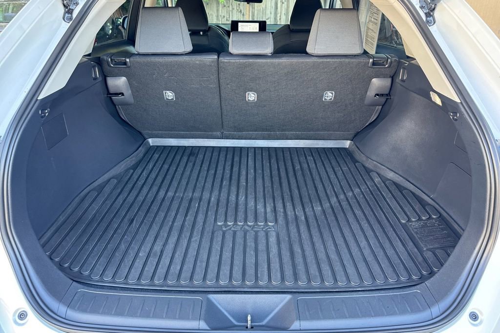 Used 2024 Toyota Venza LE AWD/4WD image 14