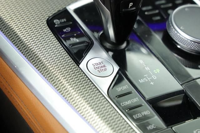Used 2022 BMW X5 xDrive40i w/ M Sport Package AWD/4WD image 26