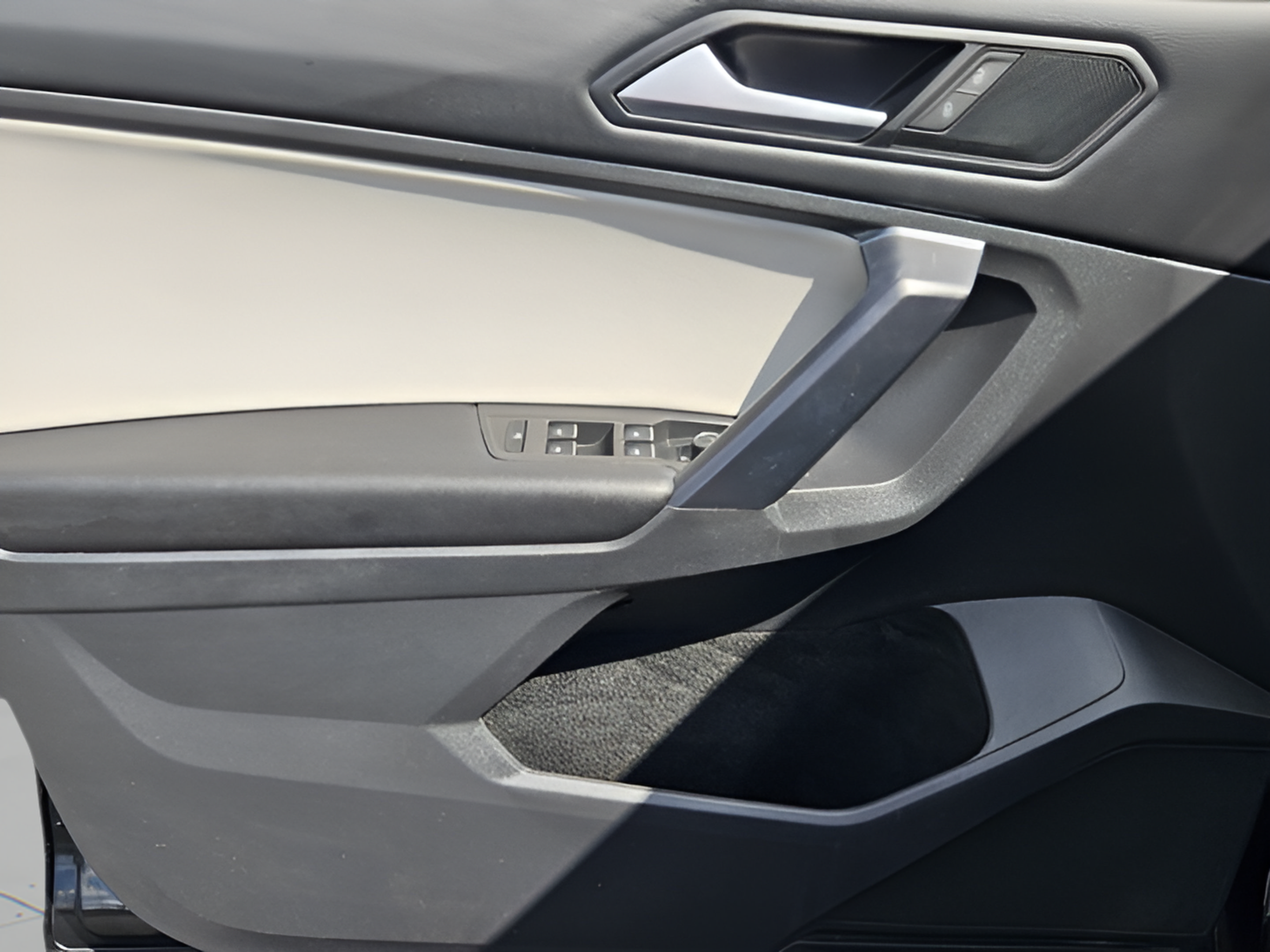 Certified 2021 Volkswagen Tiguan SE FWD image 13