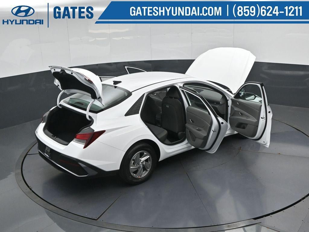 New 2026 Hyundai Elantra SE FWD image 48