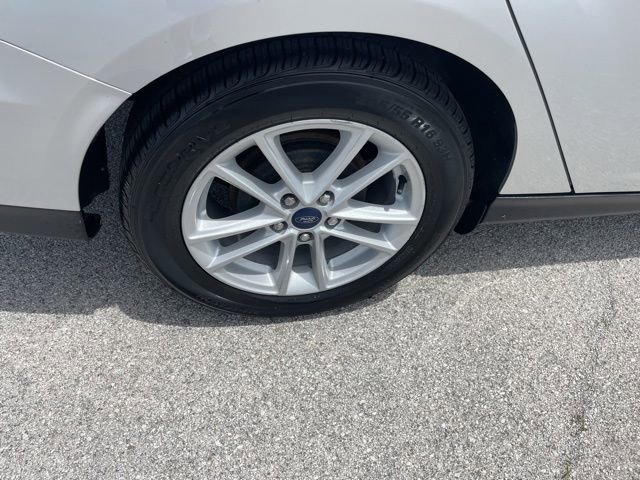 Used 2018 Ford Focus SE FWD image 14