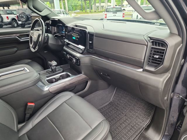 Used 2022 Chevrolet Silverado 1500 LTZ w/ LTZ Premium Package AWD/4WD image 12