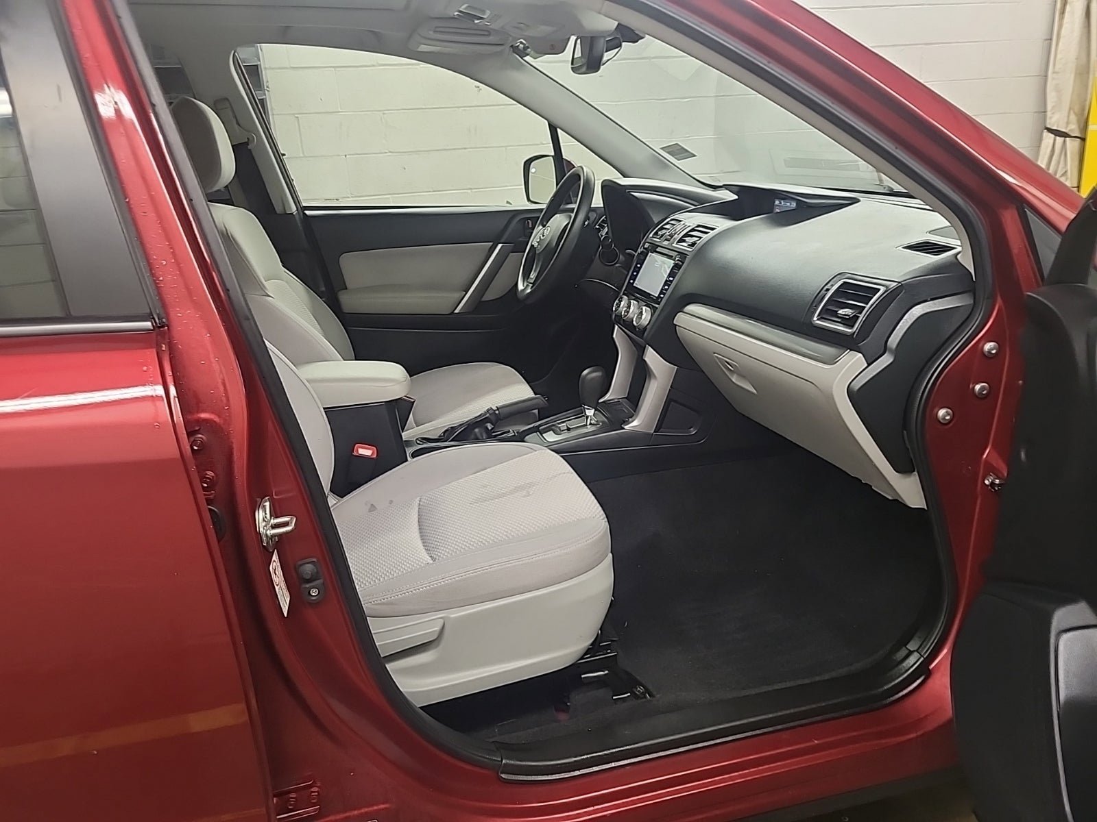 Used 2016 Subaru Forester 2.5i Premium image 13
