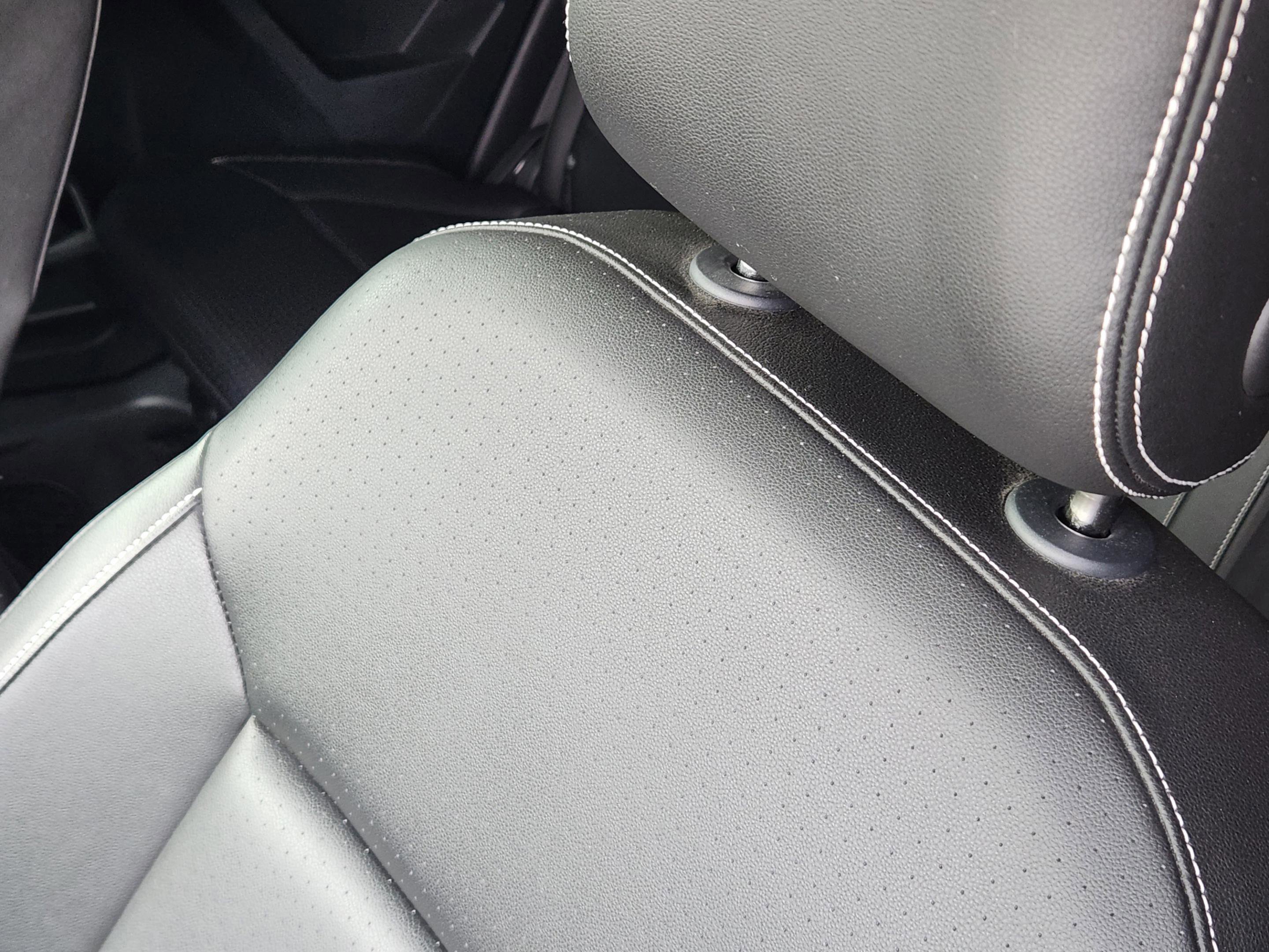 Used 2023 Volkswagen Atlas SEL R-Line image 8