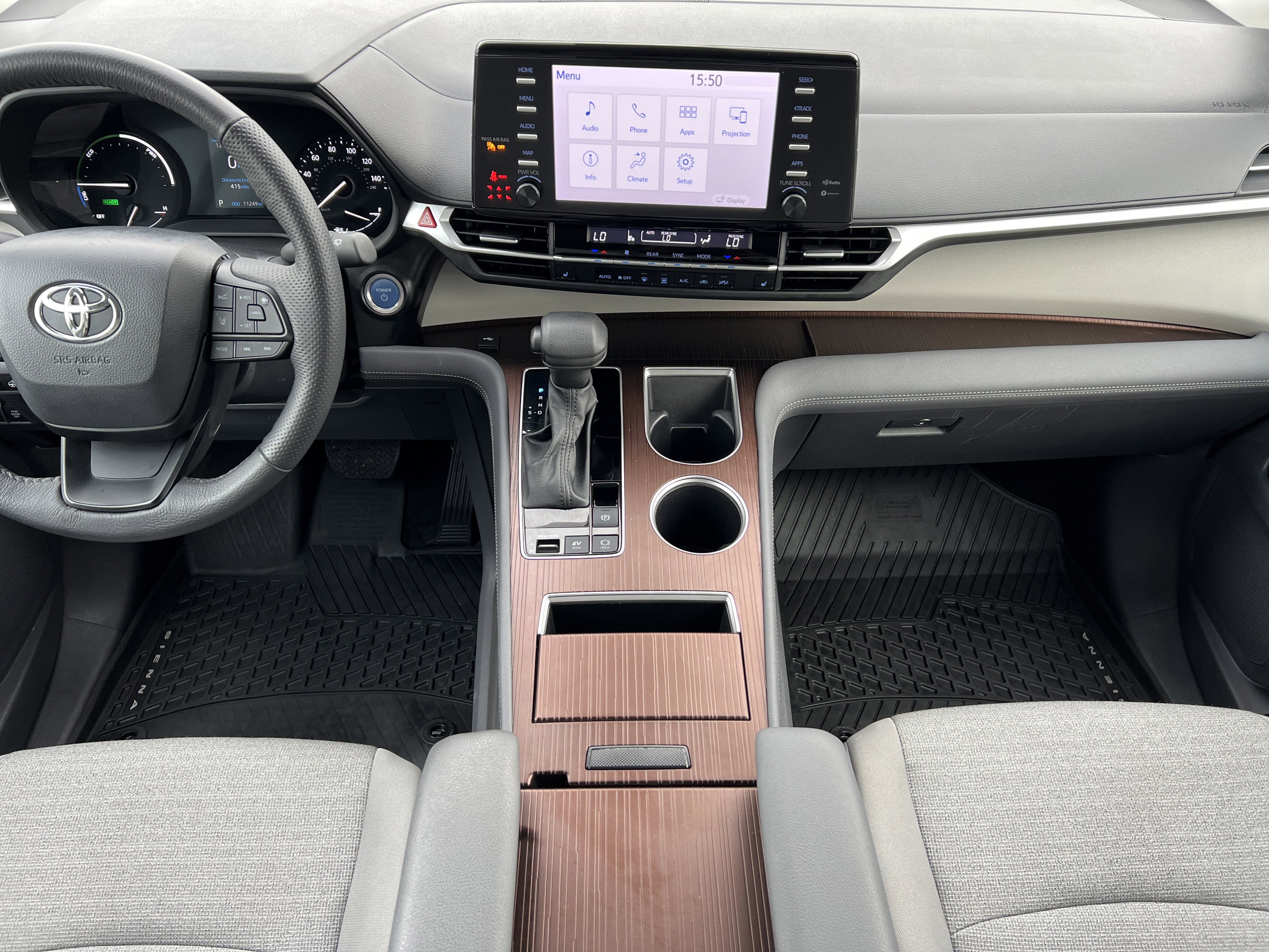 Used 2024 Toyota Sienna LE image 29