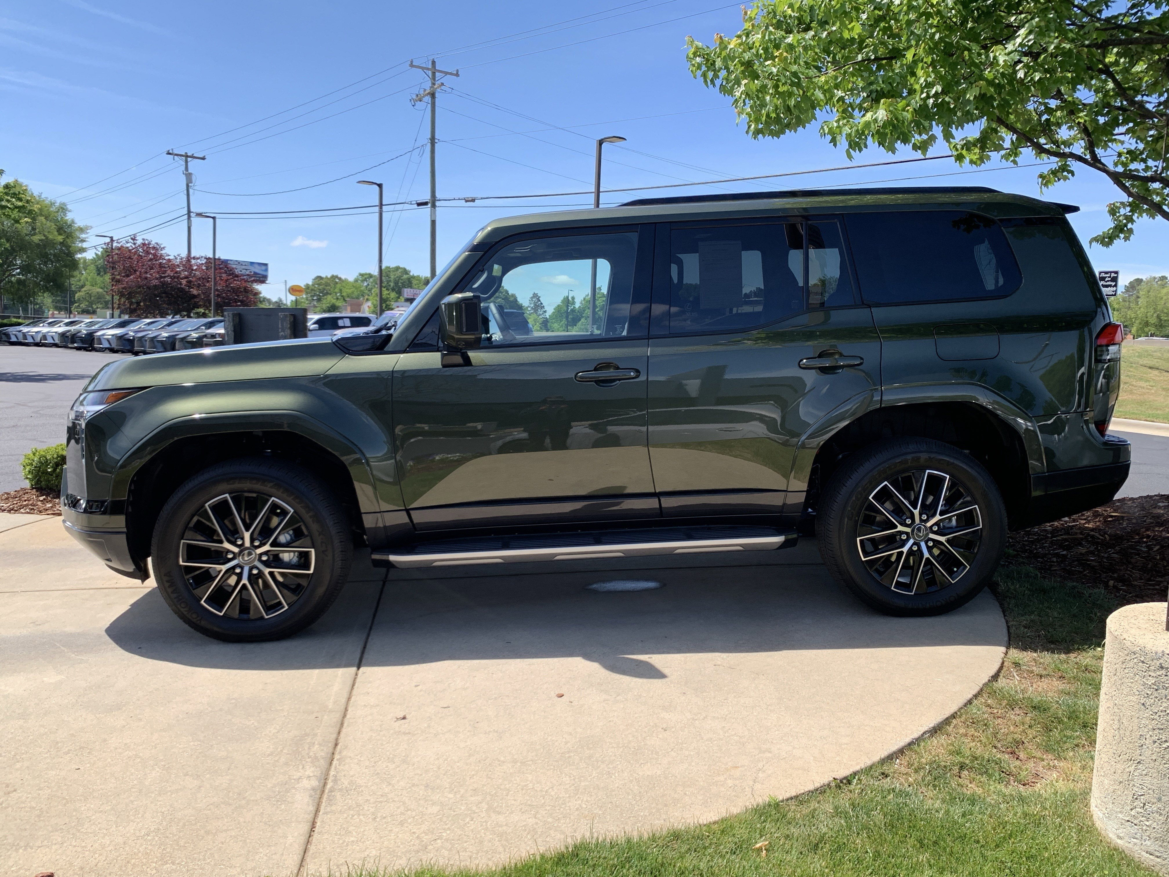 Used 2026 Lexus GX 550 AWD/4WD image 7