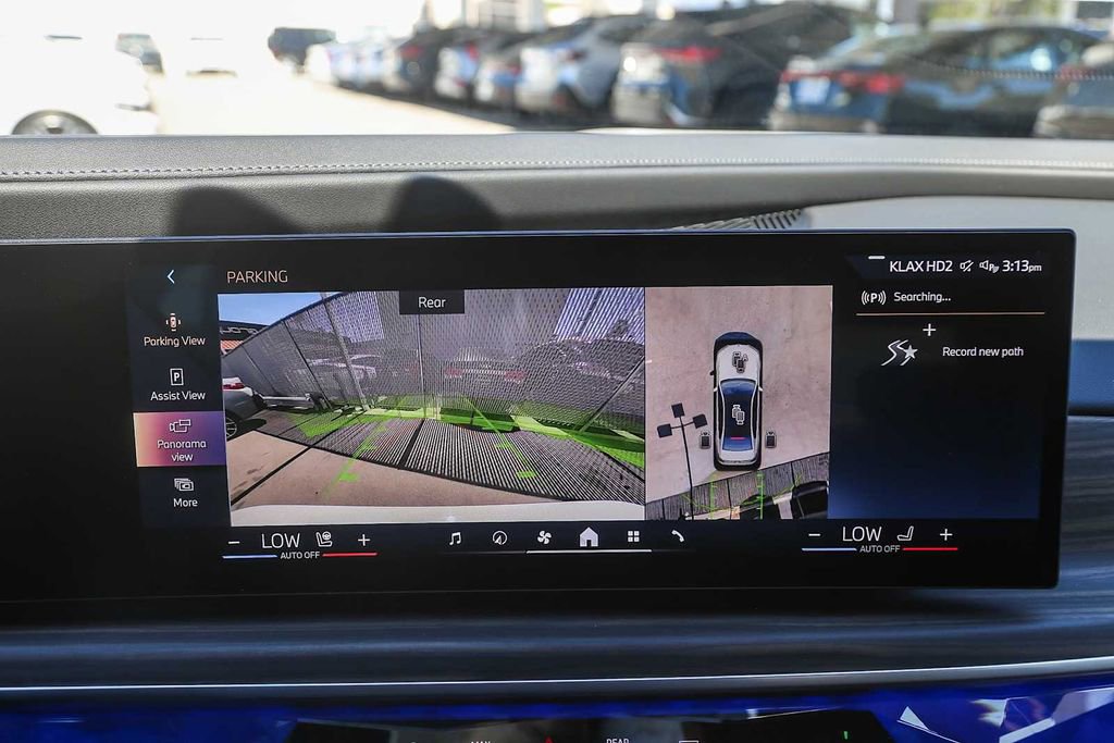 Used 2025 BMW i7 xDrive60 image 20