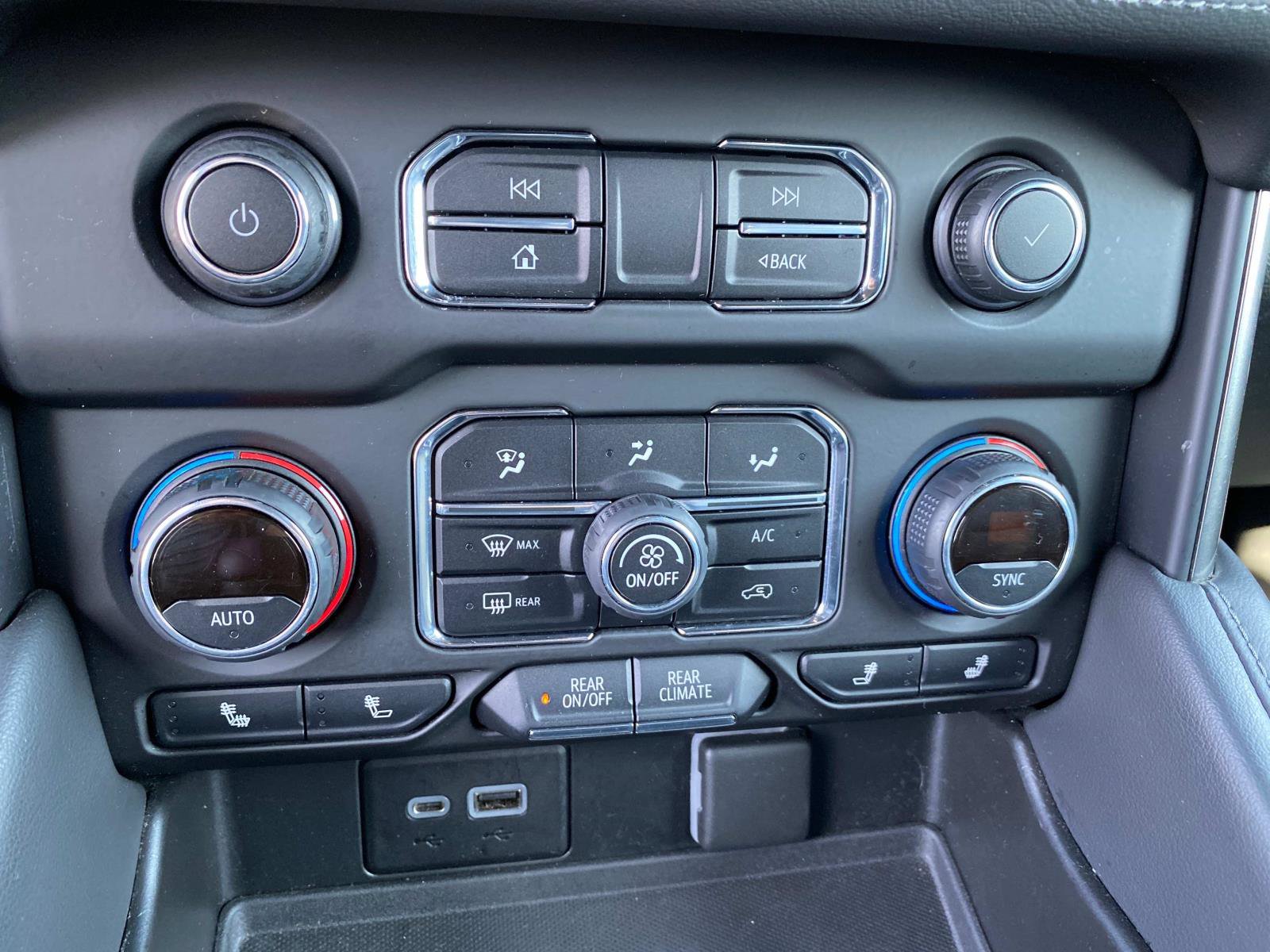 Used 2021 Chevrolet Tahoe Z71 w/ Z71 Signature Package image 14