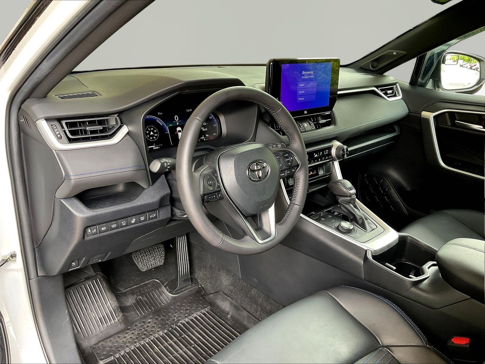 Used 2023 Toyota RAV4 XSE AWD/4WD image 17
