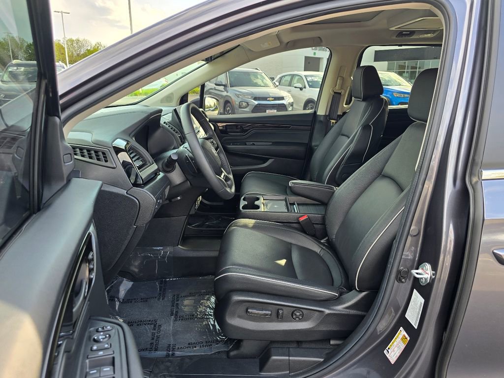 Used 2025 Honda Odyssey Touring image 13