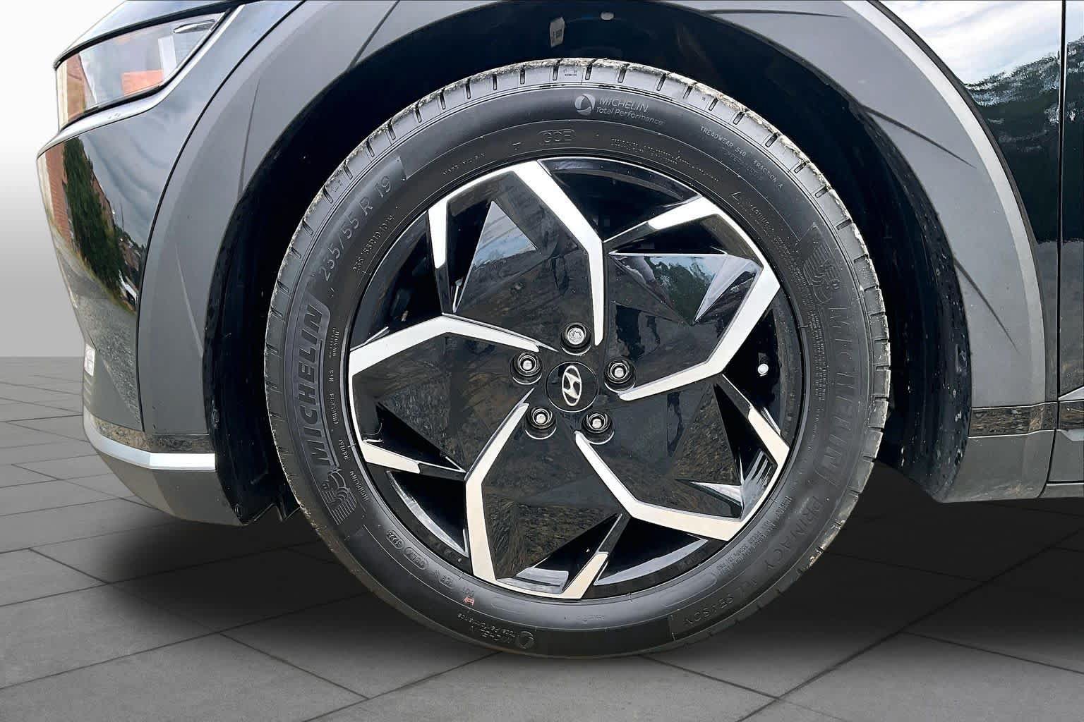 Used 2024 Hyundai Ioniq 5 SEL AWD/4WD image 10