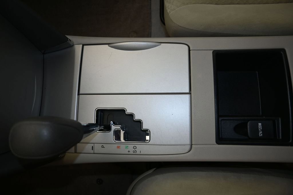 Used 2009 Toyota Camry LE FWD image 16