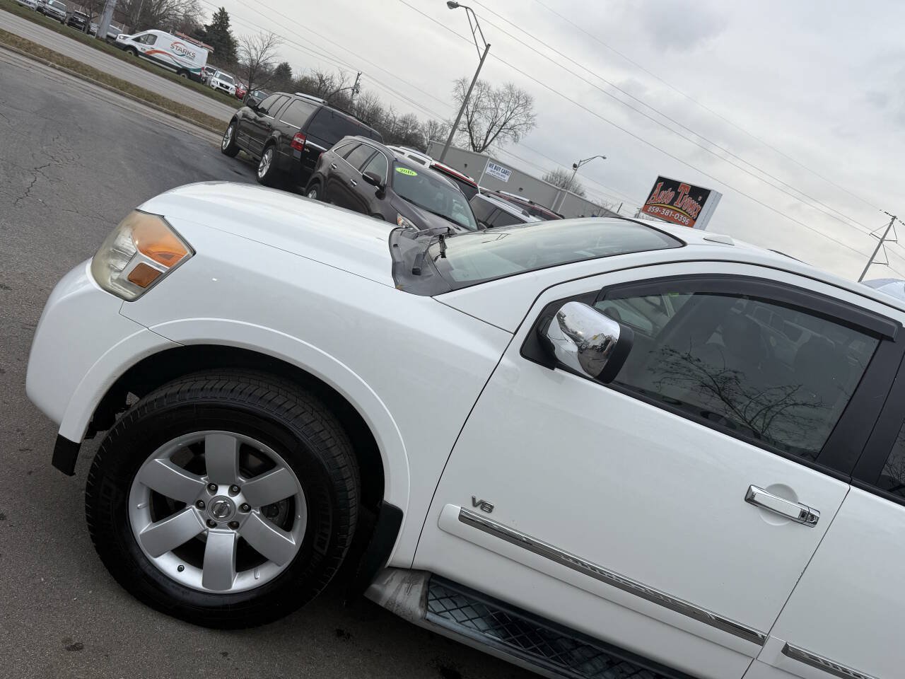 Used 2010 Nissan Armada Titanium AWD/4WD image 4