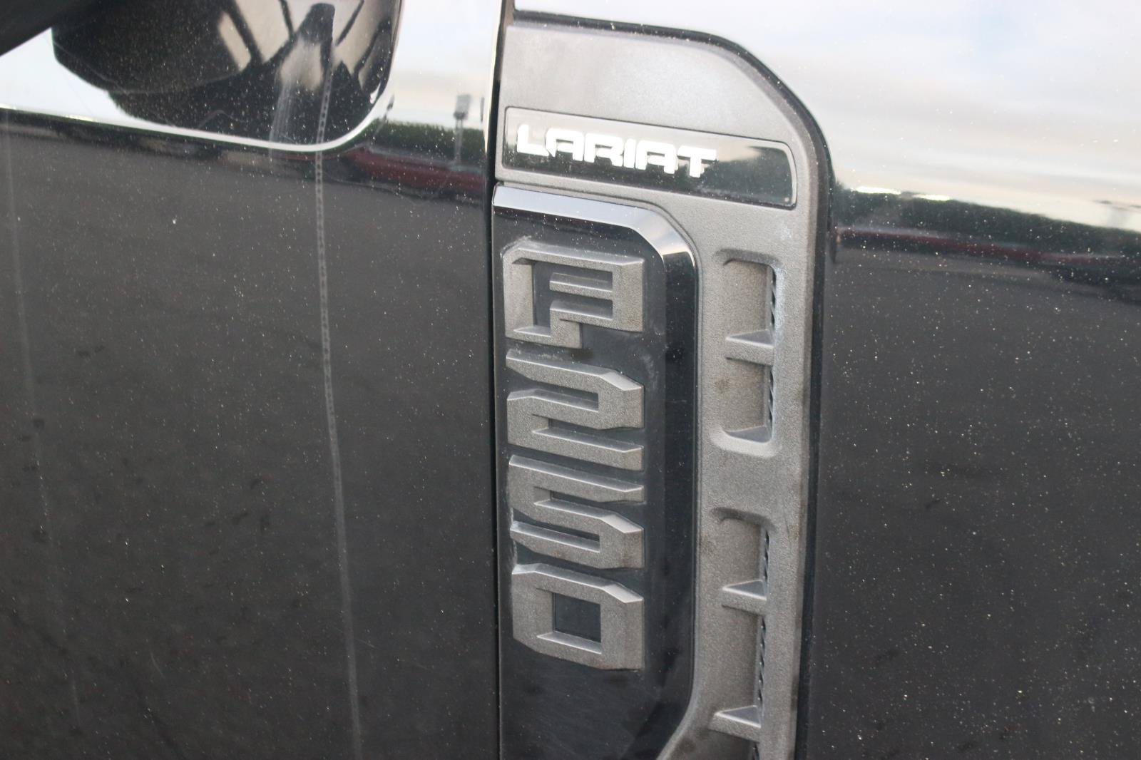 Used 2023 Ford F250 Lariat w/ Sport Appearance Package AWD/4WD image 11