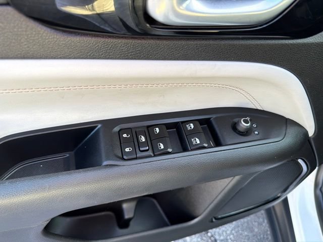 Used 2025 Jeep Compass Limited AWD/4WD image 16