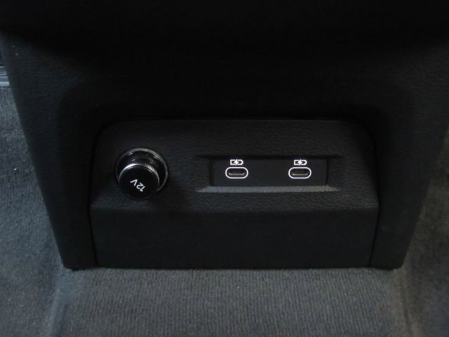 Used 2023 Audi e-tron S Premium Plus w/ Black Optic Package AWD/4WD image 31