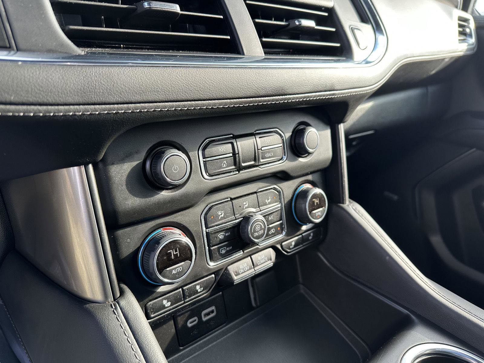 Used 2024 Chevrolet Tahoe Z71 w/ Luxury Package image 29