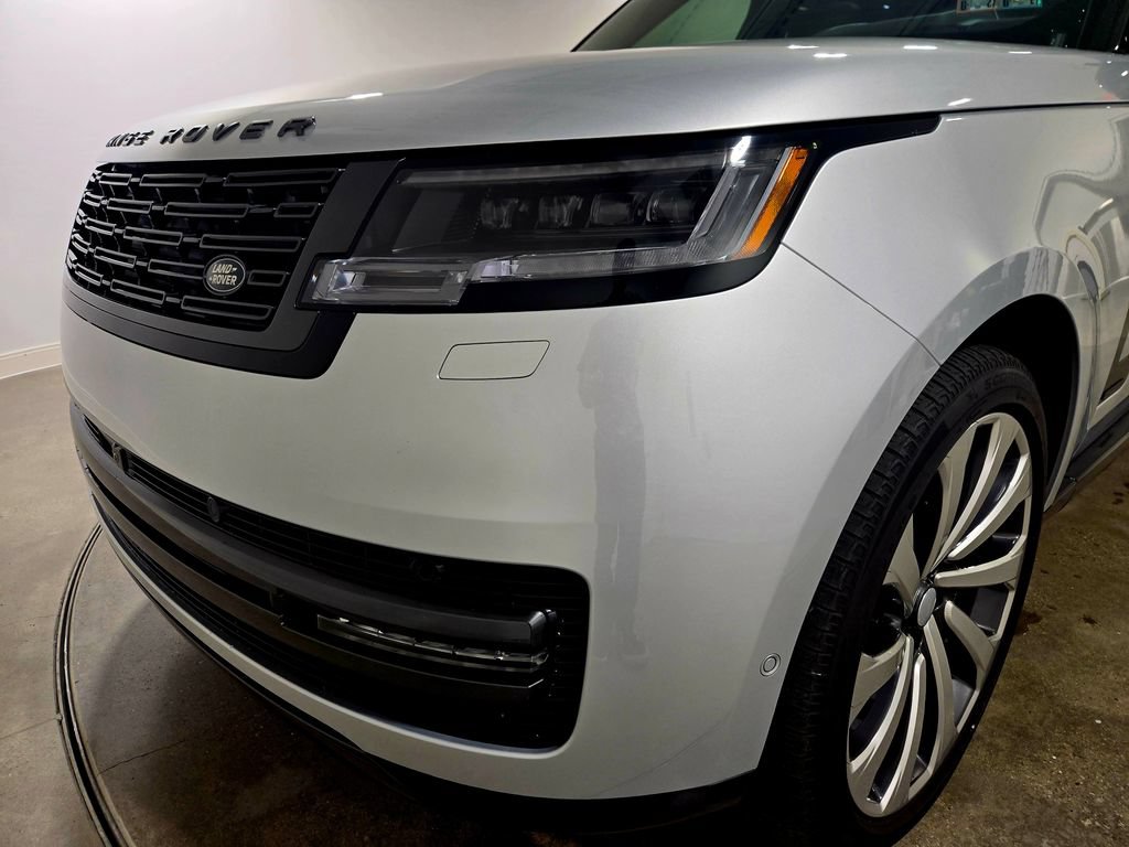 Certified 2025 Land Rover Range Rover Long Wheelbase Autobiography AWD/4WD image 10